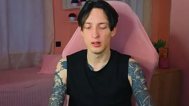 Snapshot of Martin_Jin chatting on October 3, 2025, 12:06 pm Martin Jin online show from October 3, 2025, 12:06 pm