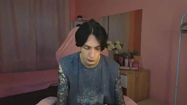 Snapshot of Martin_Jin chatting on November 23, 2025, 12:26 pm Martin Jin online show from November 23, 2025, 12:26 pm