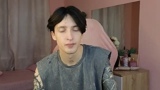 Snapshot of Martin_Jin chatting on October 27, 2025, 12:28 pm Martin Jin online show from October 27, 2025, 12:28 pm