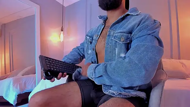 KylliamLevis online show from February 11, 2026, 8:31 pm