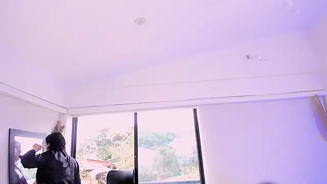 catleya noire online show from November 20, 2025, 8:09 pm