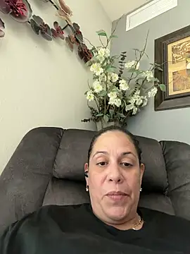 PrettyKittyMia online show from April 25, 2026, 3:42 pm