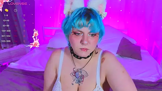 Snapshot of bluelunaray chatting on September 12, 2025, 10:59 am bluelunaray online show from September 12, 2025, 10:59 am