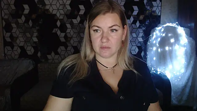 NikaSkylink online show from November 21, 2025, 8:08 pm