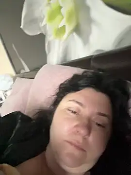 Snapshot of Liza_Will chatting on February 3, 2026, 6:51 am Liza Will online show from February 3, 2026, 6:51 am