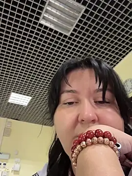 Snapshot of Liza_Will chatting on December 14, 2025, 8:53 am Liza Will online show from December 14, 2025, 8:53 am