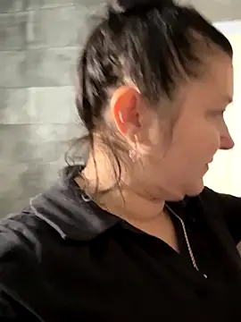 Liza Will online show from November 30, 2025, 9:32 am