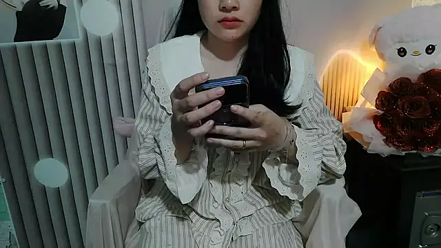 Emachiii online show from November 14, 2025, 2:48 am