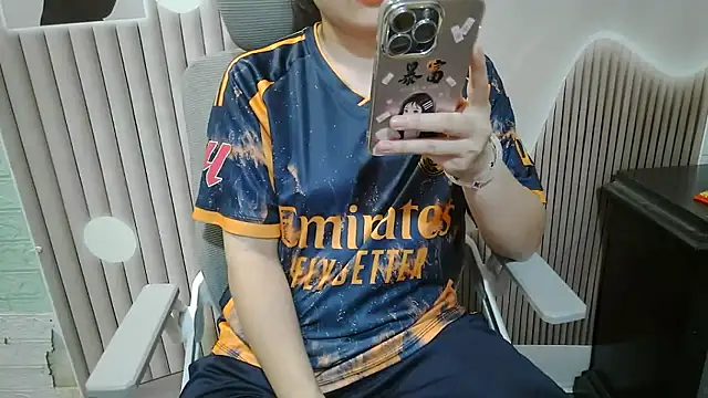 Emachiii online show from September 9, 2025, 12:25 pm