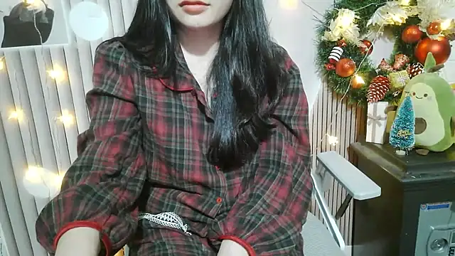 Emachiii online show from December 15, 2025, 12:55 pm