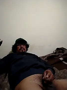 Satantin online show from November 4, 2025, 3:43 am