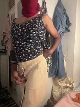 YourSlutBoySl online show from November 19, 2025, 10:59 am