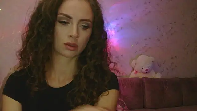 Amber Carrol online show from November 17, 2025, 5:17 pm