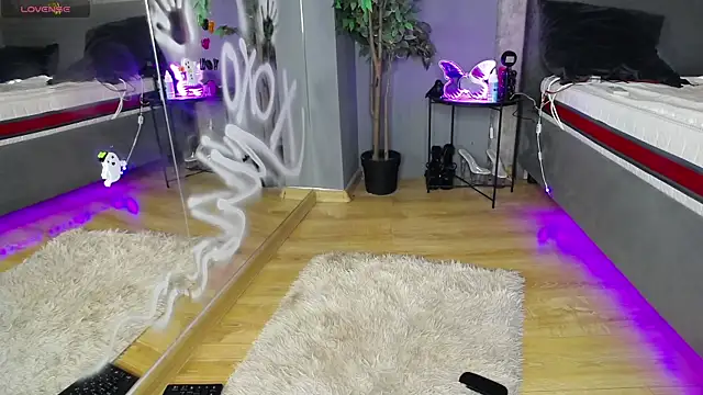 ScarlettJakobs online show from October 31, 2025, 7:05 am