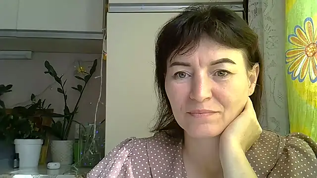 Krystal 82 online show from September 10, 2025, 8:24 am