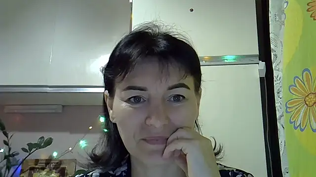 Krystal 82 online show from September 28, 2025, 4:58 pm