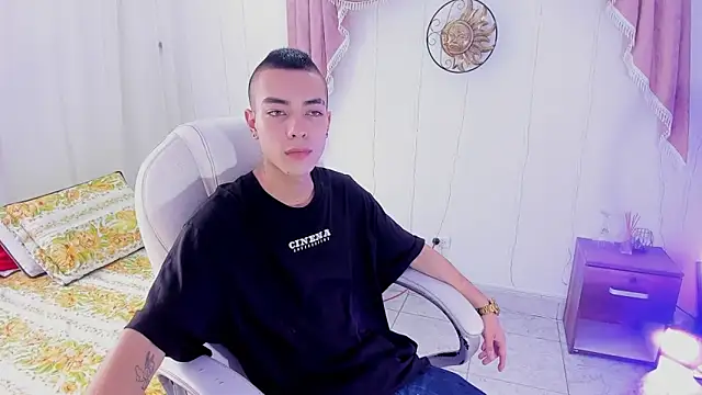 Dereck Boy8 online show from October 2, 2025, 9:18 pm