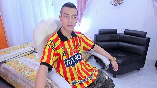 Dereck Boy8 online show from October 21, 2025, 8:19 pm