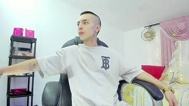 Dereck Boy8 online show from September 22, 2025, 8:15 pm