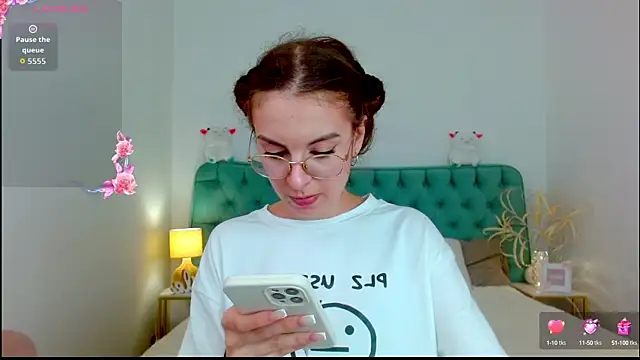 Real cutie1 online show from September 9, 2025, 9:13 pm