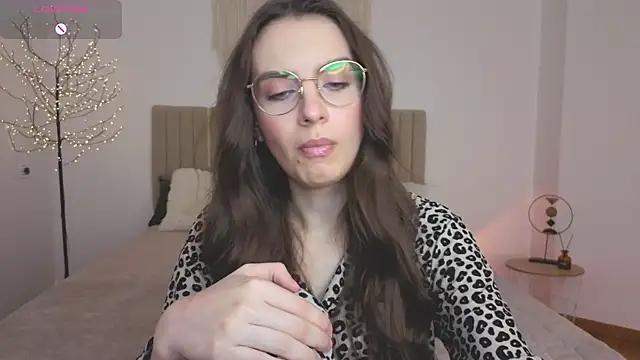 Real cutie1 online show from May 11, 2026, 4:04 pm