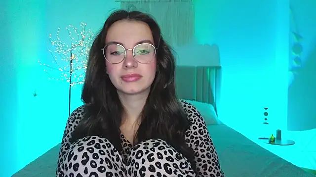 Real cutie1 online show from March 11, 2026, 2:22 pm