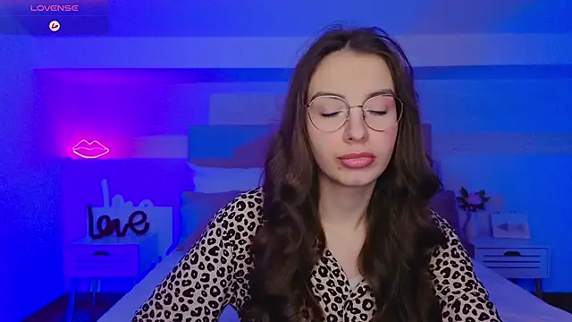 Real cutie1 online show from November 16, 2025, 9:08 pm