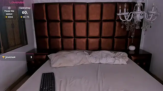 rubyrouge   online show from November 30, 2025, 7:25 pm