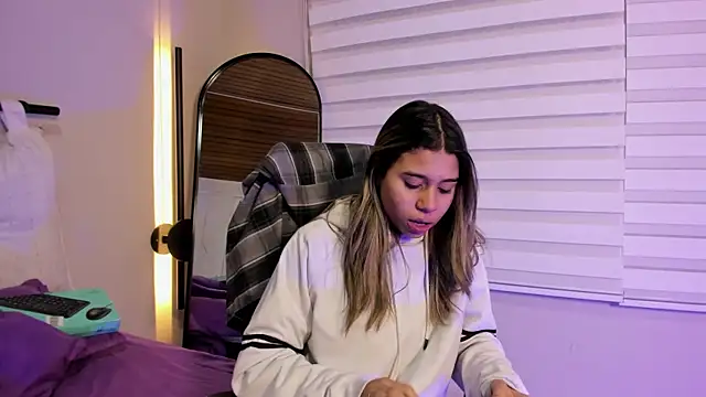 Rachell criss online show from October 3, 2025, 5:09 am