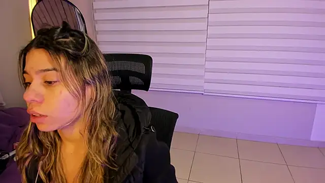 Rachell criss online show from October 2, 2025, 4:05 am