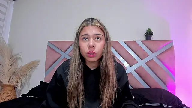 Rachell criss online show from June 2, 2026, 4:23 am