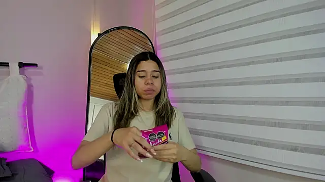 Rachell criss online show from September 11, 2025, 4:12 am