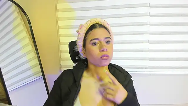 Rachell criss online show from November 14, 2025, 4:05 am