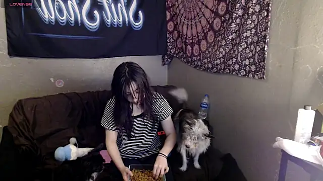 London Ray online show from April 12, 2026, 7:39 pm