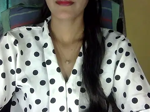 Snapshot of zara_Khan0 chatting on October 17, 2025, 3:32 am zara Khan0 online show from October 17, 2025, 3:32 am