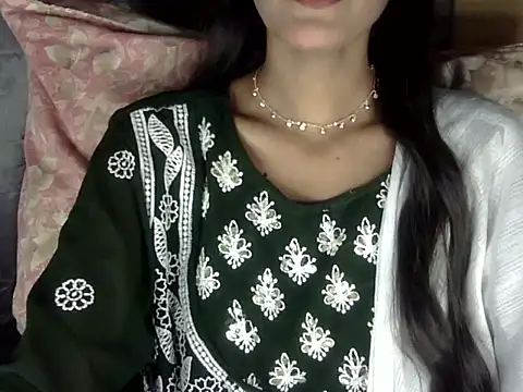 Snapshot of zara_Khan0 chatting on October 31, 2025, 3:30 pm zara Khan0 online show from October 31, 2025, 3:30 pm