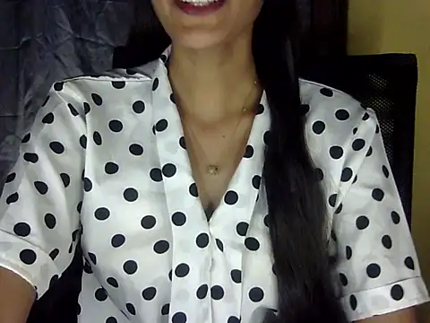 Snapshot of zara_Khan0 chatting on November 29, 2025, 2:06 pm zara Khan0 online show from November 29, 2025, 2:06 pm