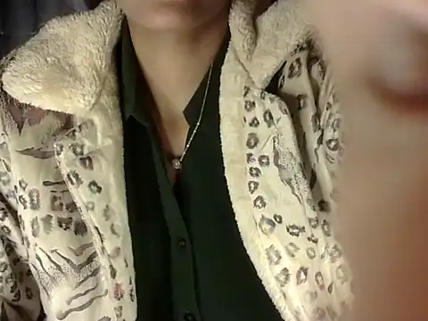 Snapshot of zara_Khan0 chatting on November 18, 2025, 5:38 pm zara Khan0 online show from November 18, 2025, 5:38 pm