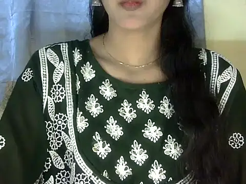 Snapshot of zara_Khan0 chatting on September 13, 2025, 2:06 pm zara Khan0 online show from September 13, 2025, 2:06 pm