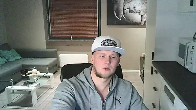 Dartanjanas13 online show from October 10, 2025, 4:52 pm