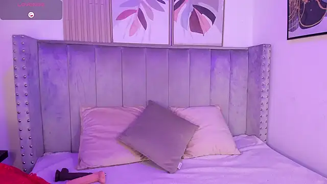 Seshat Hitt online show from September 27, 2025, 3:01 am