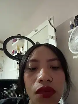 Snapshot of Nia_Desire chatting on August 3, 2026, 9:48 am Nia Desire online show from August 3, 2026, 9:48 am