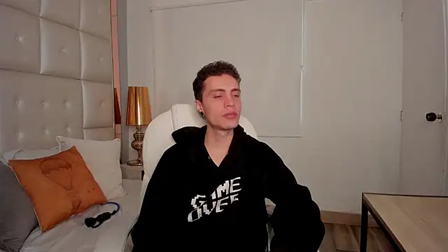 dark sun302 online show from September 17, 2025, 9:17 pm