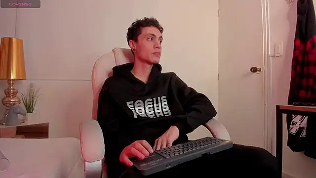 dark sun302 online show from October 9, 2025, 9:15 pm