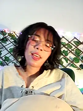 dolliette24 online show from March 31, 2026, 4:25 am