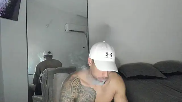 ThiagoLugo online show from September 28, 2025, 5:42 pm