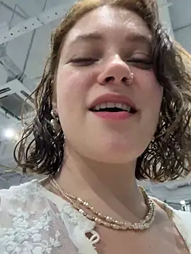 lucy-joy online show from September 9, 2025, 11:30 am