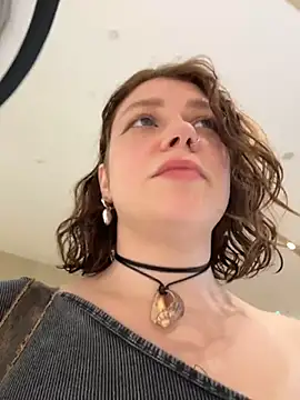 lucy-joy online show from September 20, 2025, 9:25 am