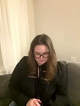 Snapshot of MariaMirabella chatting on January 5, 2026, 8:23 pm MariaMirabella online show from January 5, 2026, 8:23 pm