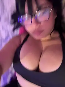 Emily Taylor2 online show from May 16, 2026, 1:37 am